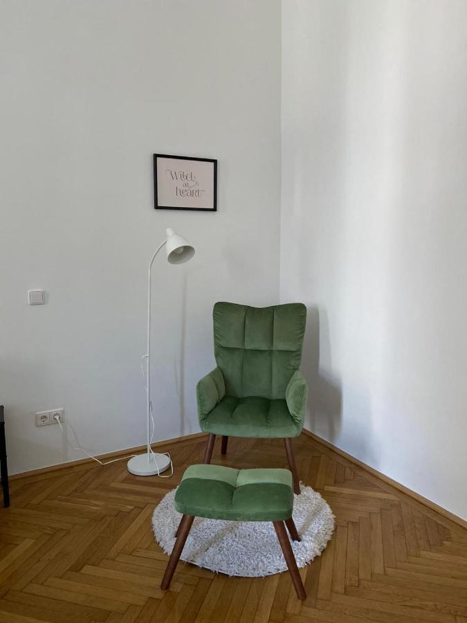 Central Two Bedroom Apartment Bécs Kültér fotó