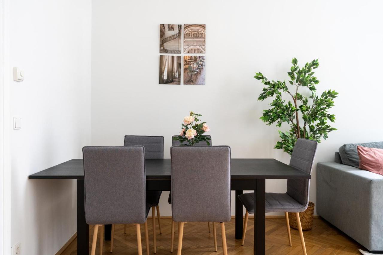 Central Two Bedroom Apartment Bécs Kültér fotó
